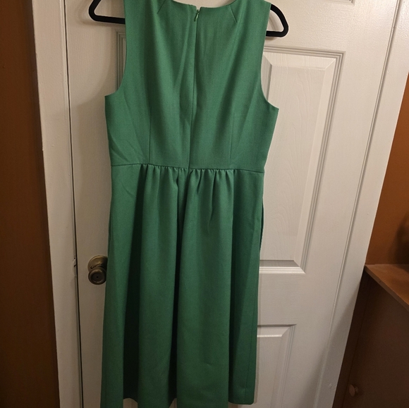 Elegant J Crew Green Sleeveless Dress - Picture 5 of 12